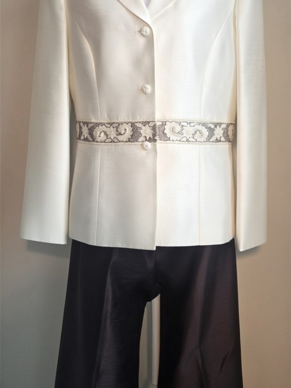 Le Suit Cream Tailored Button-Front Blazer with Matching Brown Pants